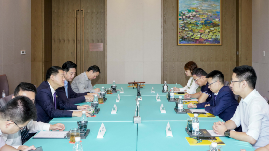 省尊龍凱時集團黨委書記、董事長任丁與騰訊“王者榮耀”CTO鄧君、騰訊大成網總裁鄭亮座談交流