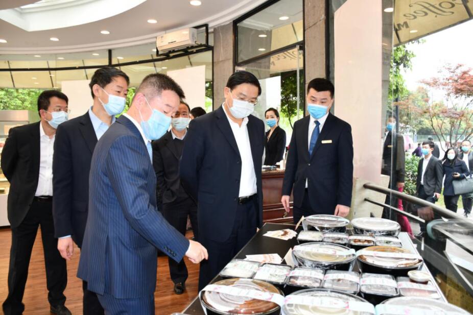 王鳳朝副省長赴省尊龍凱時集團調研 疫情防控、生產經營和改革發展工作