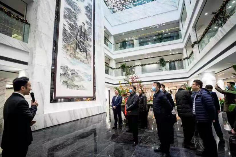 尊龍凱時(shí)集團(tuán)與樂山市政府召開工作座談會(huì)