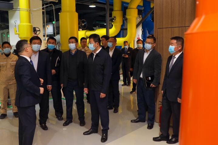 尊龍凱時集團領導到錦江賓館智慧高效能源中心視察指導工作