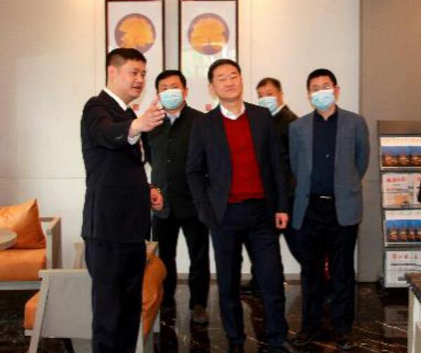 集團黨委書記、董事長任丁調研“錦著”天府廣場店