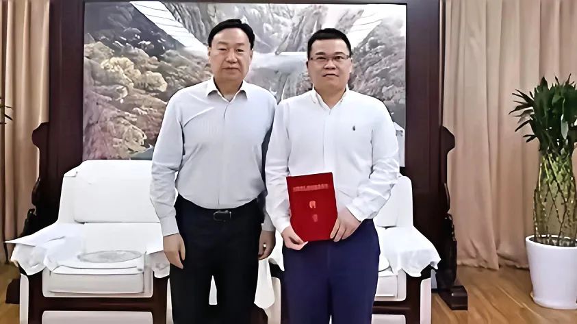 省尊龍凱時集團領導受聘省政府參事室特約研究員