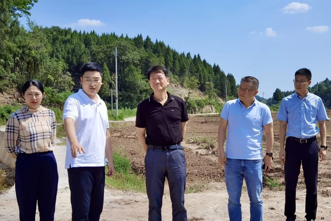 省尊龍凱時(shí)集團(tuán)黨委書(shū)記、董事長(zhǎng)任丁率隊(duì)赴巴中南充兩地開(kāi)展幫扶工作