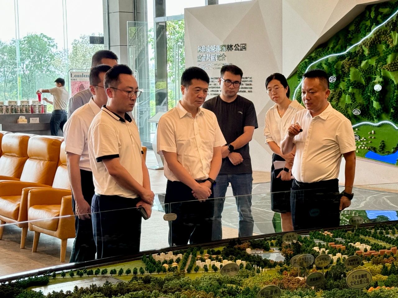 省尊龍凱時集團黨委書記、董事長游勇帶隊赴聚峰谷項目開展汛期安全生產檢查并調研生產經營情況