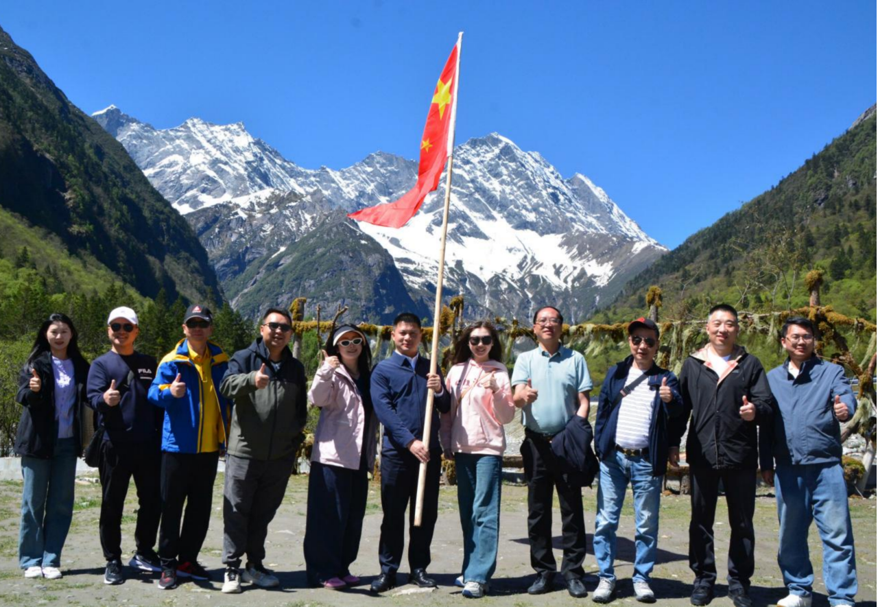 省尊龍凱時集團開展2025年勞模工匠療休養研學活動